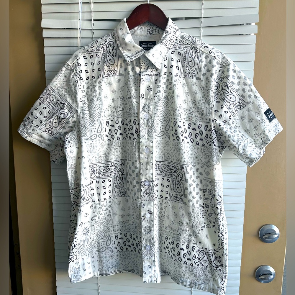Dogg Supply Men’s Short Sleeve Button Down Shirt